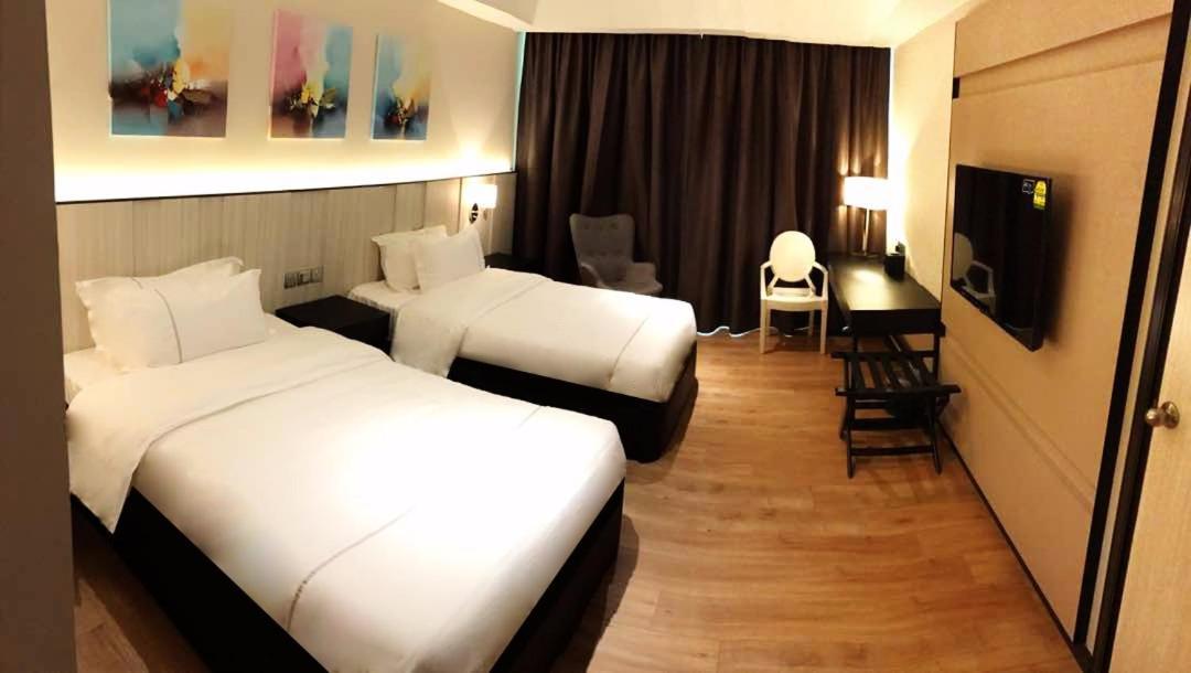 Higher Hotel Bandar Seri Begawan Exterior foto
